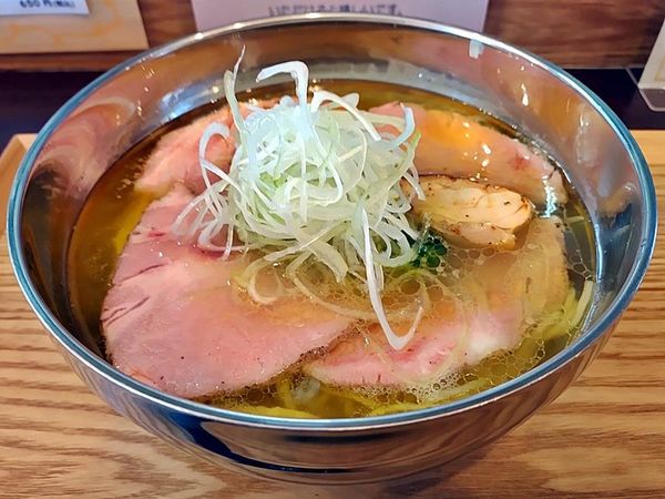 「チャーシュー塩そば」@RAMEN ブリキの木こりの写真