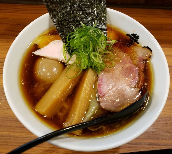 「醬油特ワンタン」@らぁめん 葉月の写真