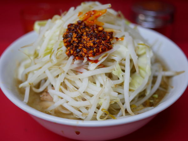 「小 ヤサイ＋辣油」@ラーメン二郎 千住大橋駅前店の写真