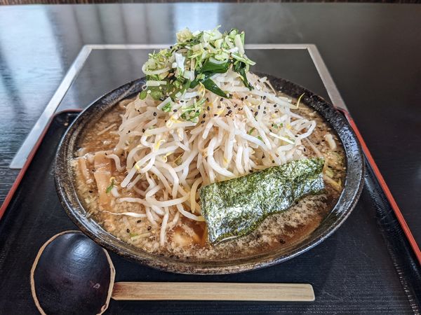 「とんこつ大盛（肉抜き、卵なし）500円」@増味家の写真