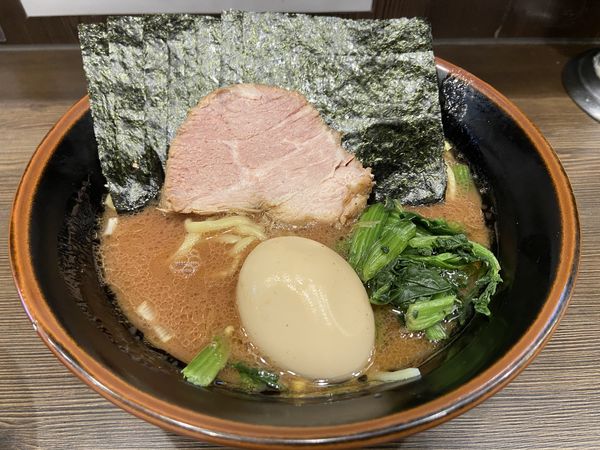 「のり玉ラーメン（硬め）＋ライス」@横浜家系らーめん 武道家の写真