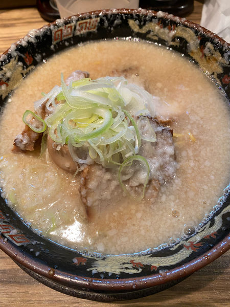 「特製らーめん900円➕大盛100円➕麺固め➕にんにく多め」@らーめん 平太周 味庵 西大島店の写真