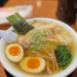 特製醤油ラーメン 1200円