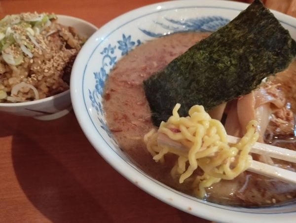 「海栄スペシャル(950)+チャーシュー炊き込みご飯(250)」@海栄の写真