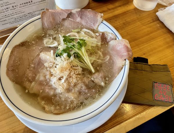 「塩チャーシューめん」@らーめん鱗 難波店の写真