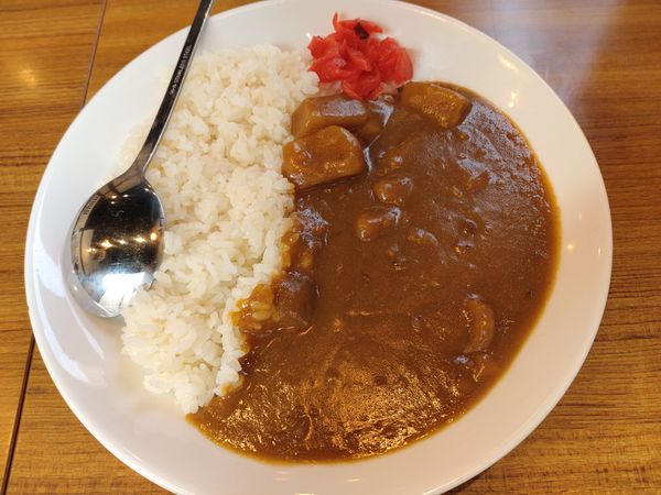 「酒場のカレー（並盛）　３５０円」@銀だこ大衆酒場 勝どき店の写真