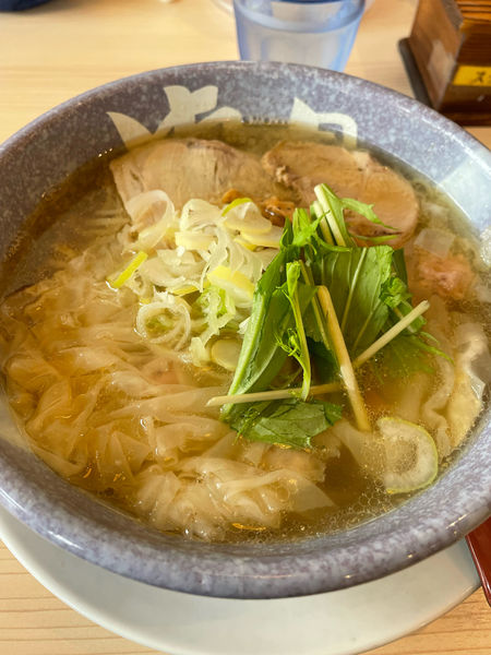 「塩ワンタンメン」@ワンタンメンの満月 三鷹店の写真