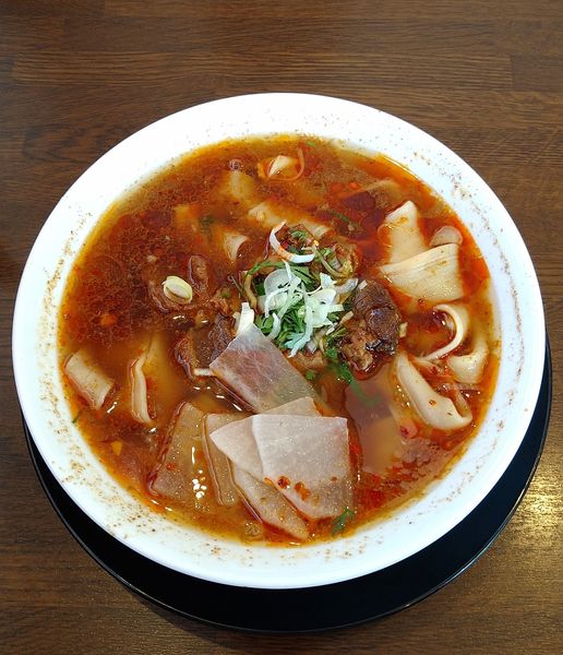 「蘭州麻辣牛肉ラーメン＋炒飯＝980円のセット」@四川料理・蘭州ラーメン 牛王の写真
