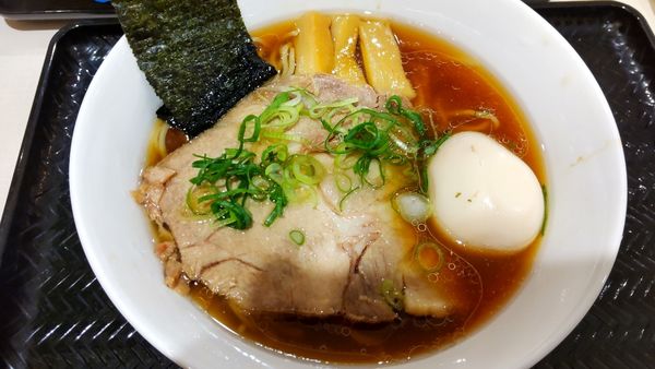 「味玉しょうゆラーメン」@湘南 野の実 Terrace mall 湘南店の写真