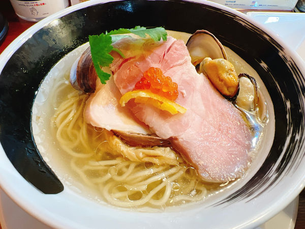 「貝とムール貝の汐そば(有明産塩ふき貝)」@麺処しろくろの写真