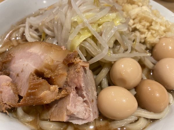 「エビラーメン＋ヤサイ少な目＋ニンニク＋うずら」@ラーメン緑山の写真