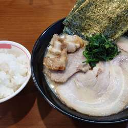 特製チャーシューメン(塩) 950円 + ライス