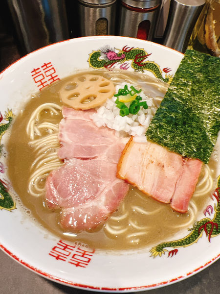 「濃厚煮干しらーめん」@西永福の煮干箱の写真