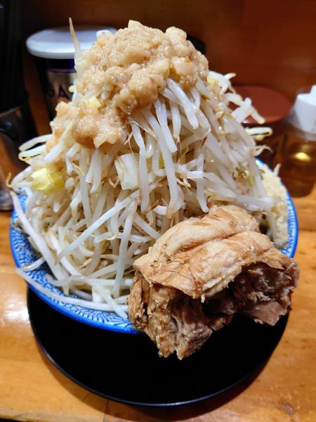 「ラーメン カラメ 野菜マシ 大蒜マシ 油 葱マシ」@ラーメン豚39 大井町店の写真