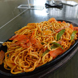 焼きすば（焼き沖縄そば）715円（ケチャップ）