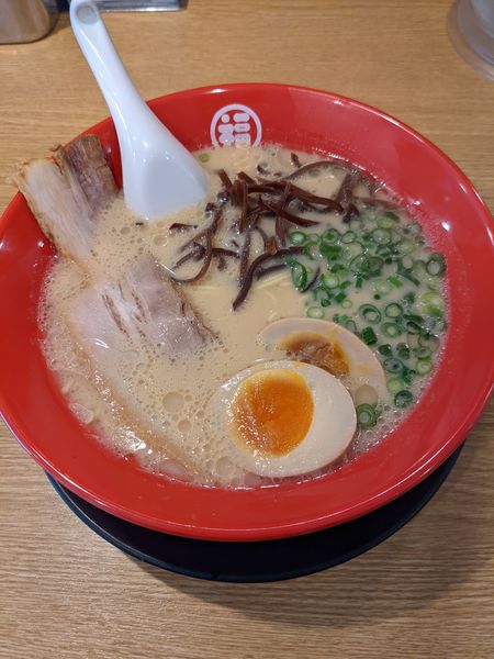 「特製ラーメン＋味玉子」@豚骨ラーメン 福の軒の写真