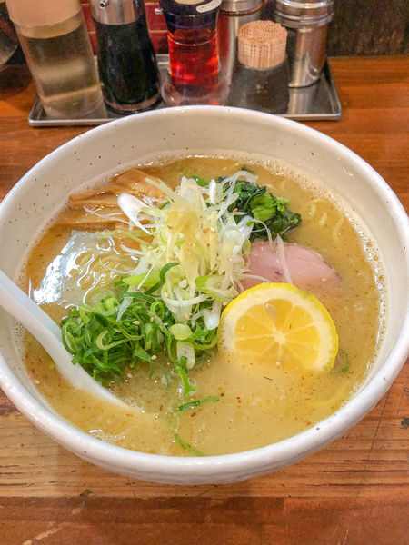 「鯛塩ラーメン（ランチサービス大盛）」@麺や 鐙 本店の写真