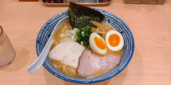 「濃厚鶏白湯醤油らーめん 味玉　970円」@麺屋 尽の絃の写真