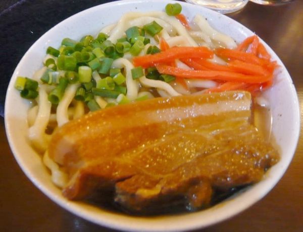 「沖縄そばハーフ」@琉球酒場 美・ちゅらの写真