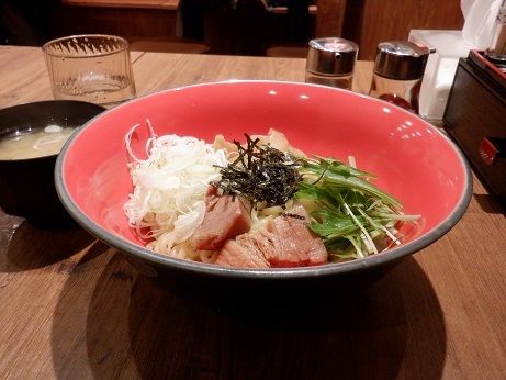 「油そば　Ｍ」@情熱のすためし どんどん 新宿中央東口店の写真