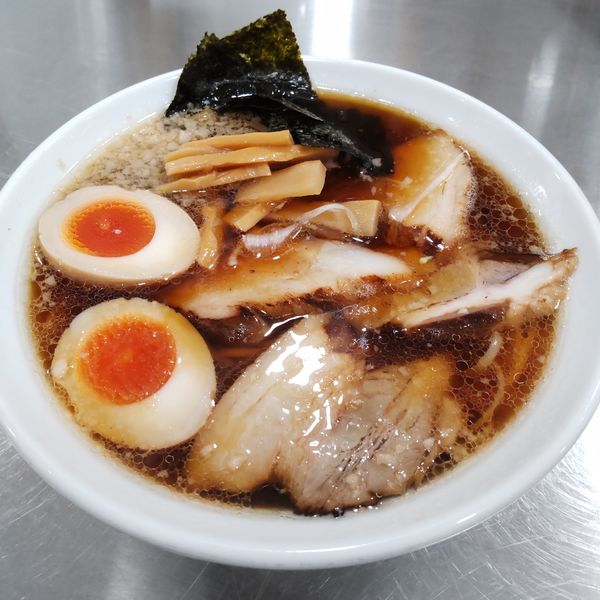 「全部入り正油ラーメン(¥890)」@三陽楼の写真