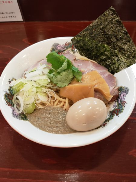 「煮干し油そば（味玉入り）」@らーめん 五ノ神精肉店 煮干し編の写真