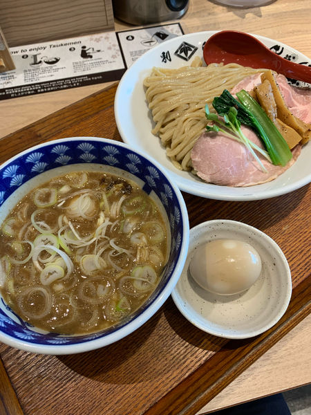 「濃厚鶏豚つけ麺＋味玉」@別邸たけ井 なんばラーメン一座店の写真