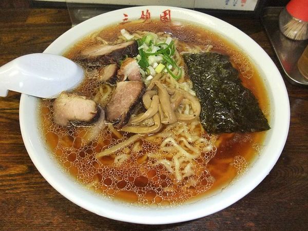 「中ラーメン」@三憩園の写真