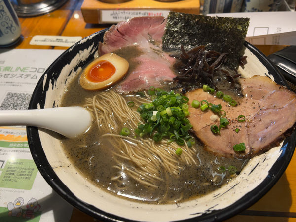 「黒」@博多長浜らーめん よかとの写真