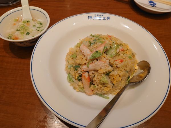 「蟹炒飯 1380円 他」@北京飯店 グランエミオ所沢店の写真