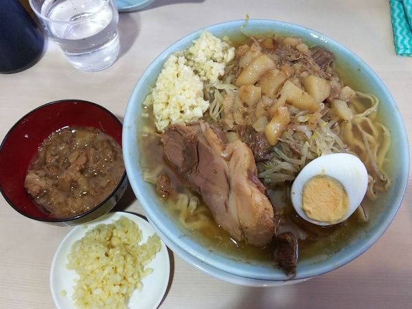 「ラーメン少なめ（ブタカスアブラ）　980円」@ラーメン富士丸 平塚店の写真