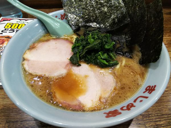 「ラーメン　並　：かため　※クーポンで５００円」@豚骨醤油ラーメン まじめ家の写真