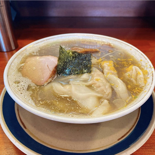 「ワンタン麺」@煮干し中華そば ぶっとび亭の写真