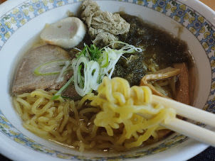「とろろ昆布ラーメン塩(1100)」@食堂丸善の写真