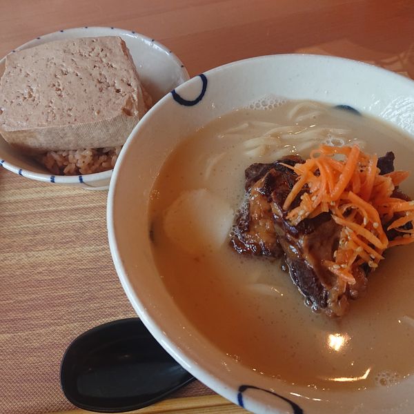 「ソーキそばと島豆めしセット1080円(真味)」@真打 田仲そばの写真
