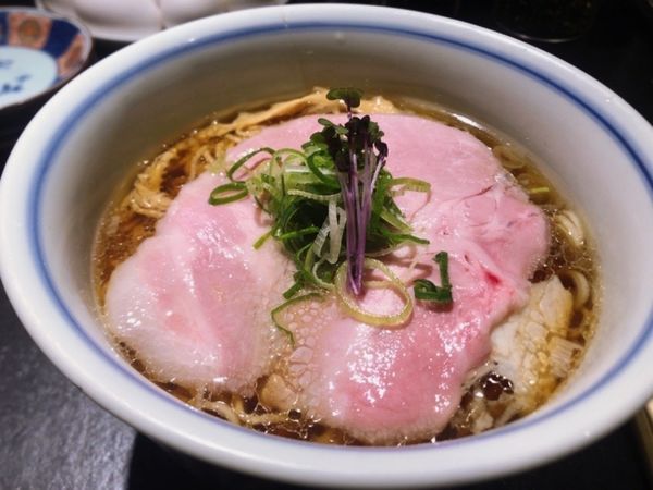 「REGULA醤油ラーメン」@駄目な隣人 新宿店の写真