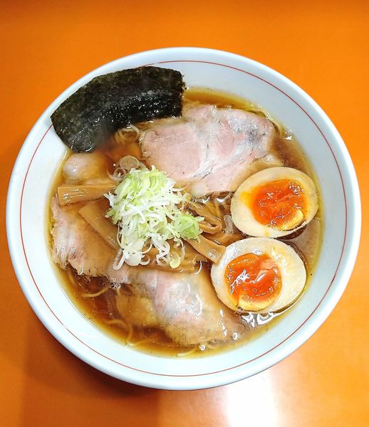 「味玉中華そば(並) 850円＋焼き飯(小) 300円」@太陽食堂の写真