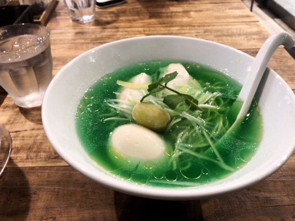 「鶏清湯 白葡萄」@濃厚鶏出汁拉麺 吉法師 KIPPOSHIの写真