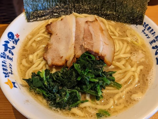 「濃厚煮干しラーメン家系❢」@濃厚煮干しラーメン 麺屋 弐星 王子公園店の写真