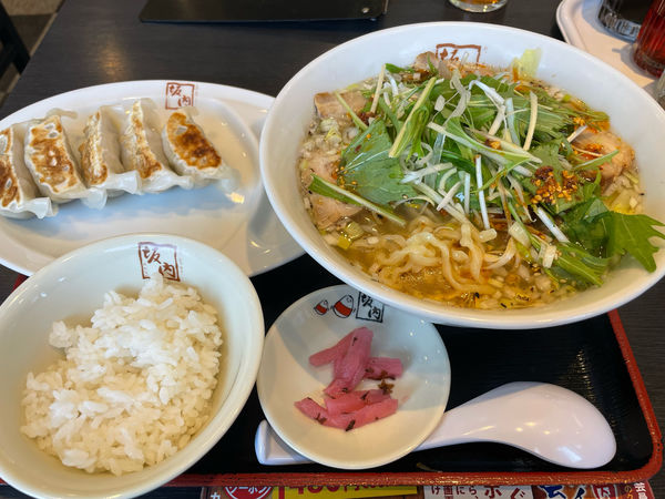 「【限定】ピリ辛香ばし塩ラーメン、餃子(クーポン割引1010円」@喜多方ラーメン 坂内 水戸東店の写真