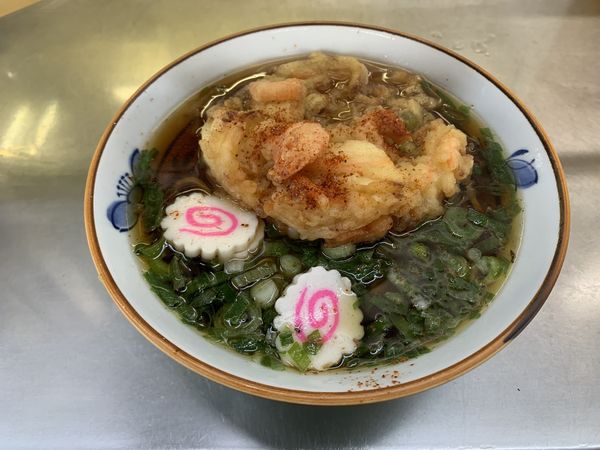 「海老と野菜のかき揚げそば 480円」@桃中軒 沼津駅在来線上りホーム店の写真