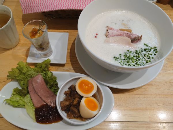「獅子丸ぱいたんらぁめん+ぜいたく盛り(1380円)」@麺家 獅子丸の写真