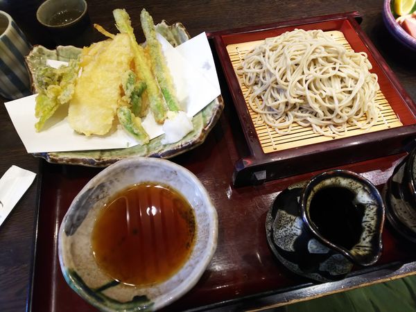 「春野菜天せいろ　1300円」@手打ちそば みどりの写真