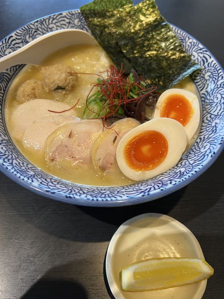 「特製　濃厚鶏白湯そば　全部入り　1100円」@濃厚鶏そば 晴壱の写真