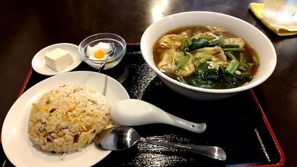 「半チャーハン」@香味園の写真