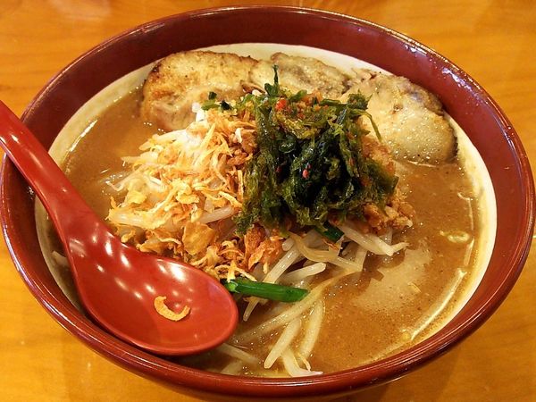 「伊勢味噌らーめん+味噌漬け炙りチャーシュー二枚」@麺場 田所商店 平塚店の写真