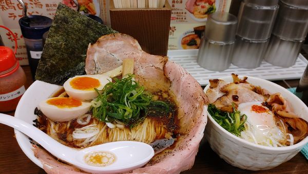 「特製濃口熟成醤油・大盛・十二分屋丼 ￥1,450」@十二分屋 蒲田店の写真