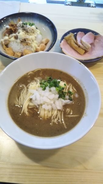 「濃厚煮干ソバ➕炙りチャーマヨごはん」@煮干ソバと米 今日の1番の写真