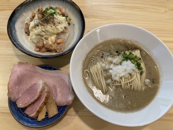 「煮干ソバ＋週替りご飯＋気まぐれデザート」@煮干ソバと米 今日の1番の写真