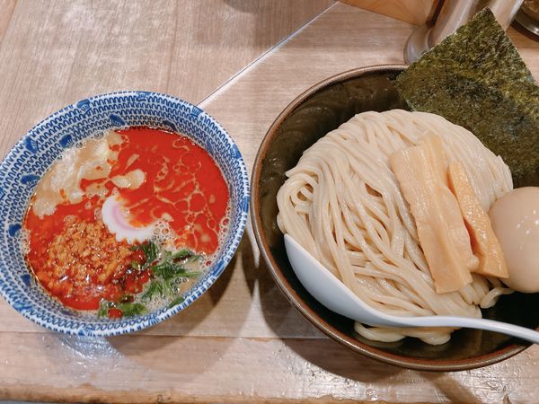 「坦々つけ麺（並）＋味玉」@舎鈴 エキュート赤羽店の写真